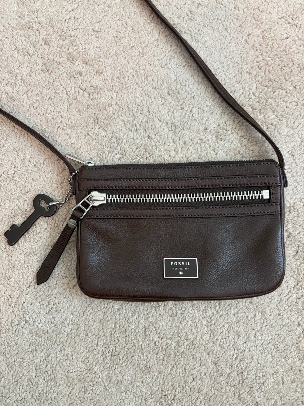 Fossil Brown Leather Mini Crossbody Handbag 9" W x 6" H EUC w/ Key Bag‎ Charm
